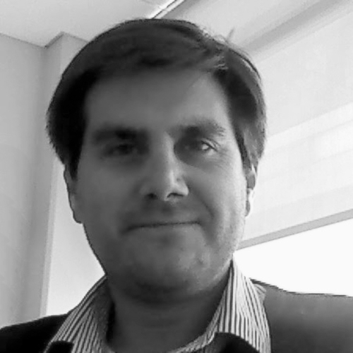Carlos Valenzuela Proyecta Cine